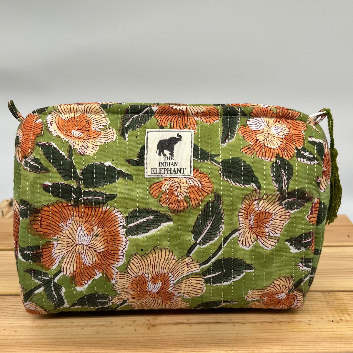 WATERPROOF MAKEUP BAG