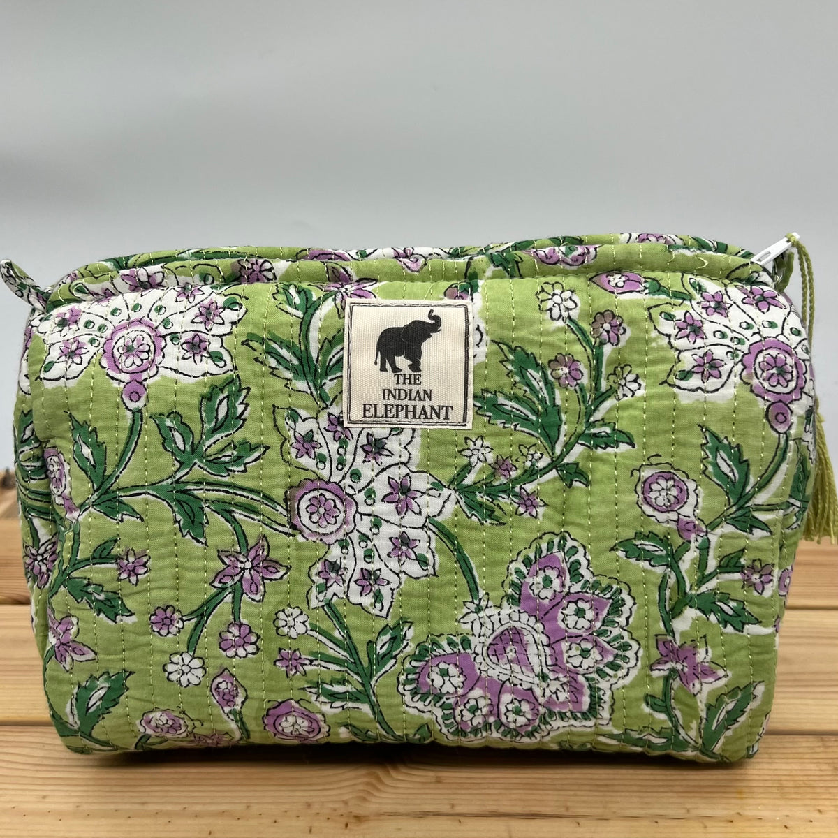 WATERPROOF MAKEUP BAG