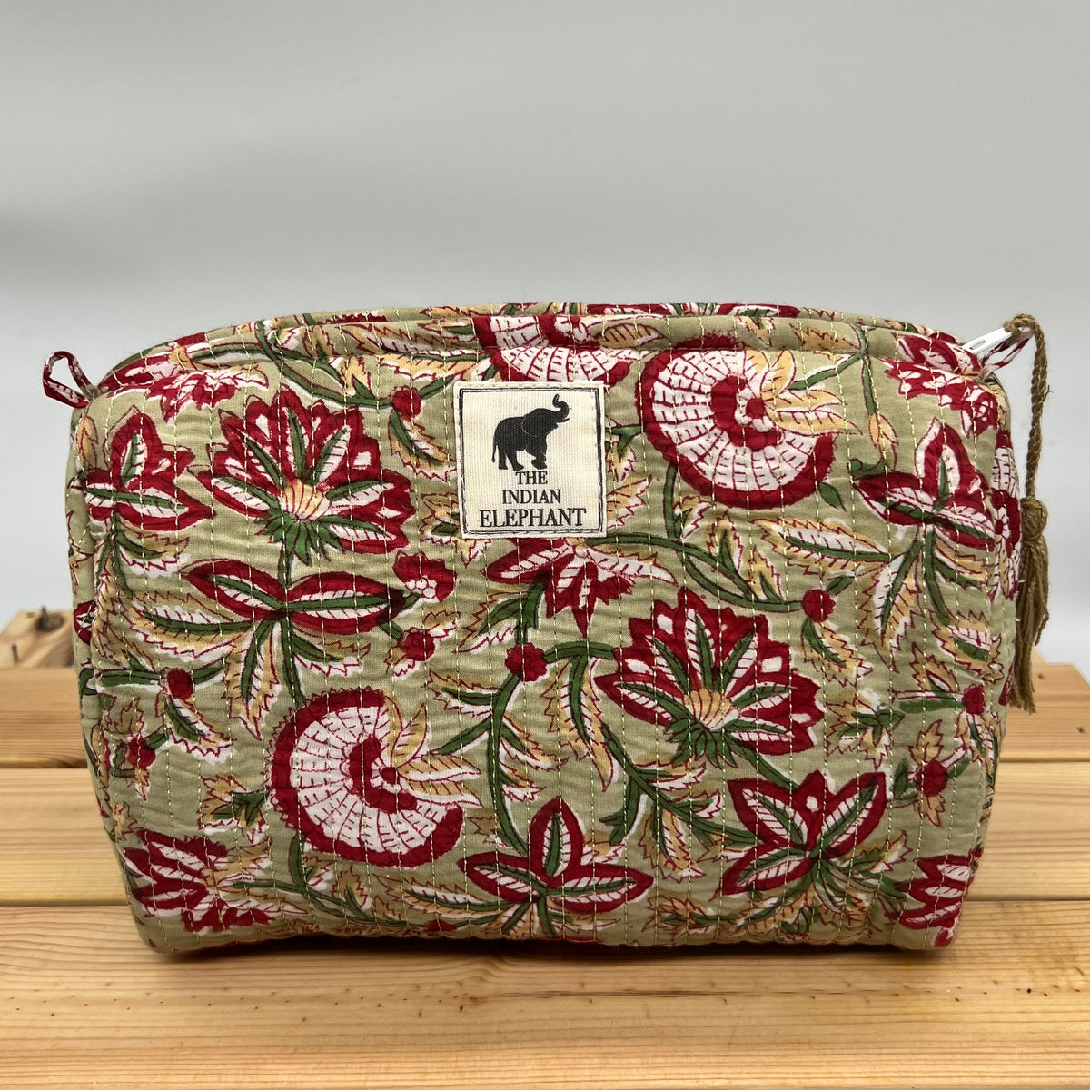 WATERPROOF MAKEUP BAG