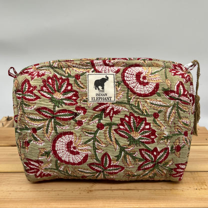 WATERPROOF MAKEUP BAG