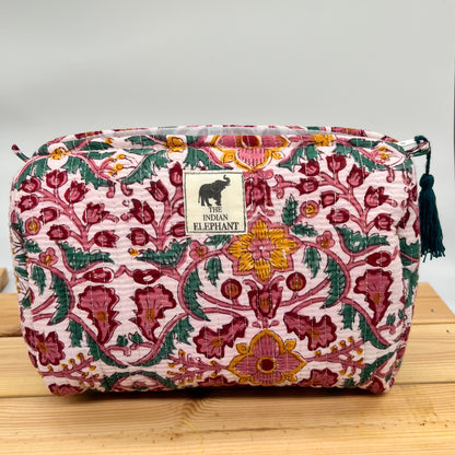 WATERPROOF MAKEUP BAG