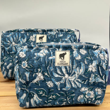 WATERPROOF MAKEUP BAG
