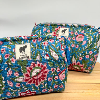 WATERPROOF MAKEUP BAG