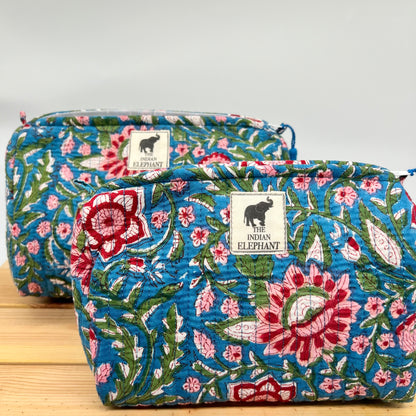 WATERPROOF MAKEUP BAG