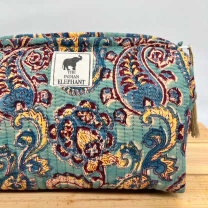 WATERPROOF MAKEUP BAG