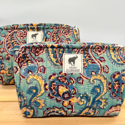 WATERPROOF MAKEUP BAG