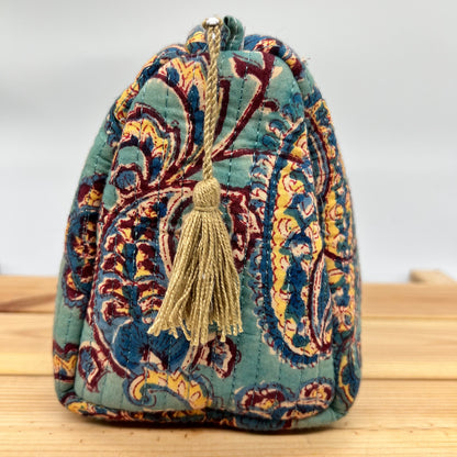 WATERPROOF MAKEUP BAG