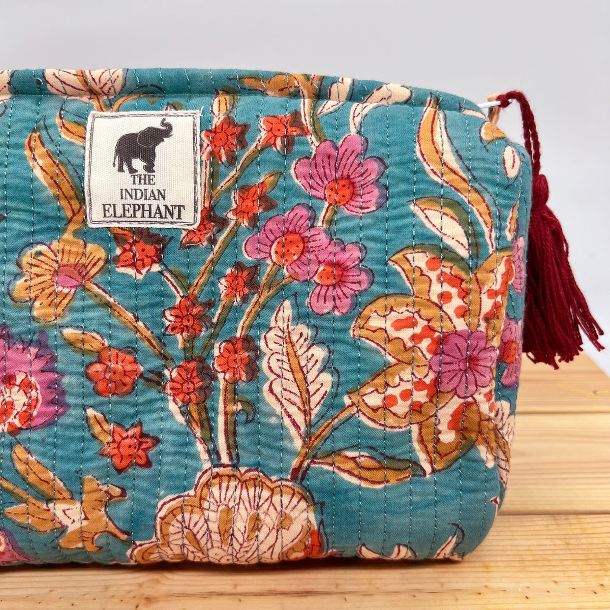 WATERPROOF MAKEUP BAG