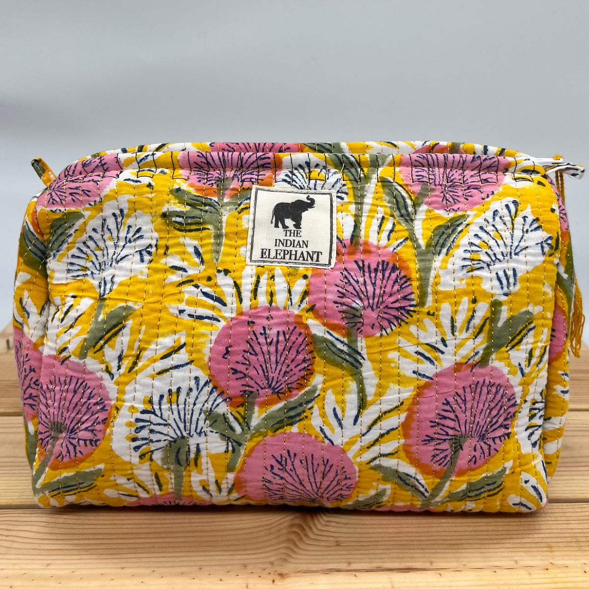 WATERPROOF MAKEUP BAG