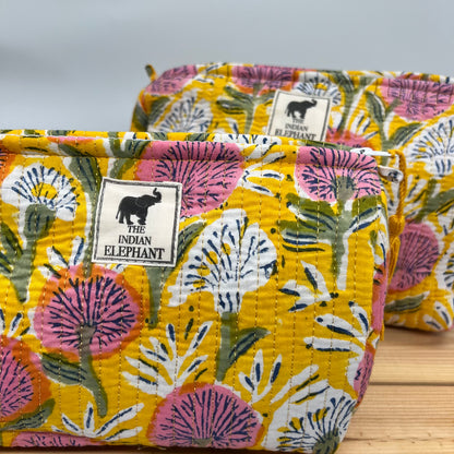 WATERPROOF MAKEUP BAG