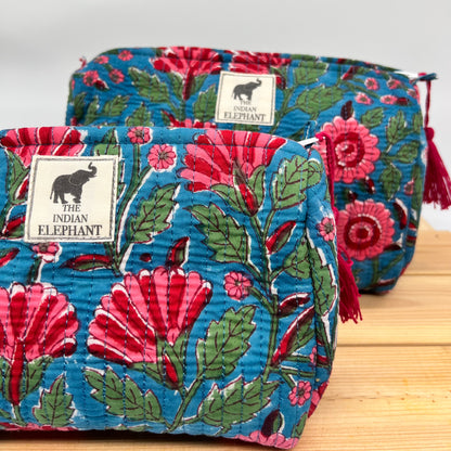 WATERPROOF MAKEUP BAG