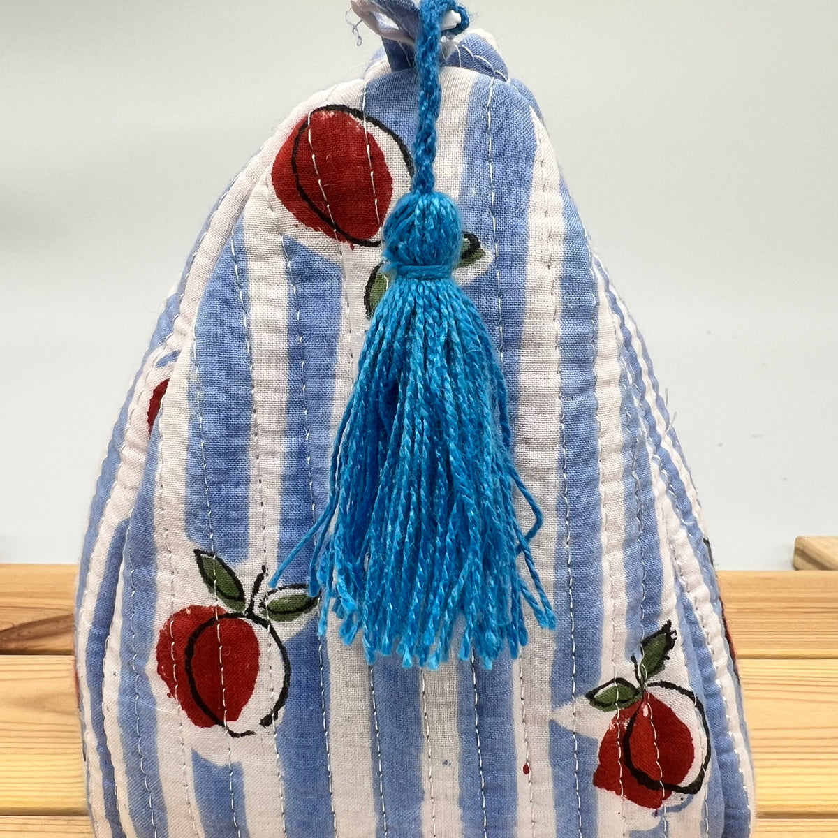 WATERPROOF MAKEUP BAG