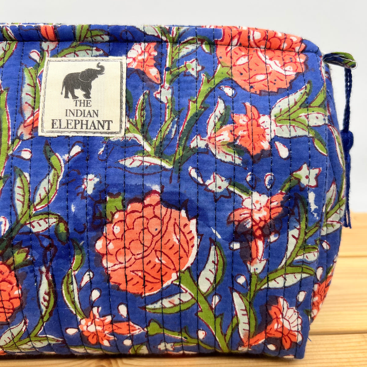 WATERPROOF MAKEUP BAG