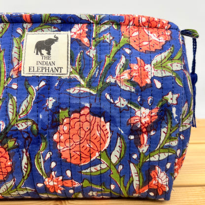 WATERPROOF MAKEUP BAG