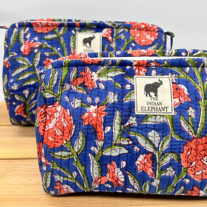 WATERPROOF MAKEUP BAG