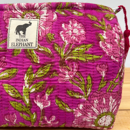 WATERPROOF MAKEUP BAG