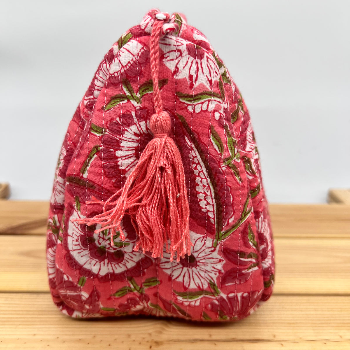 WATERPROOF MAKEUP BAG