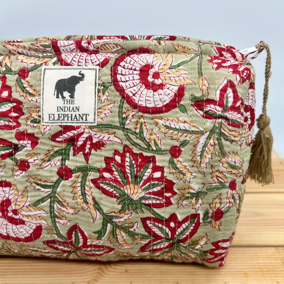WATERPROOF MAKEUP BAG