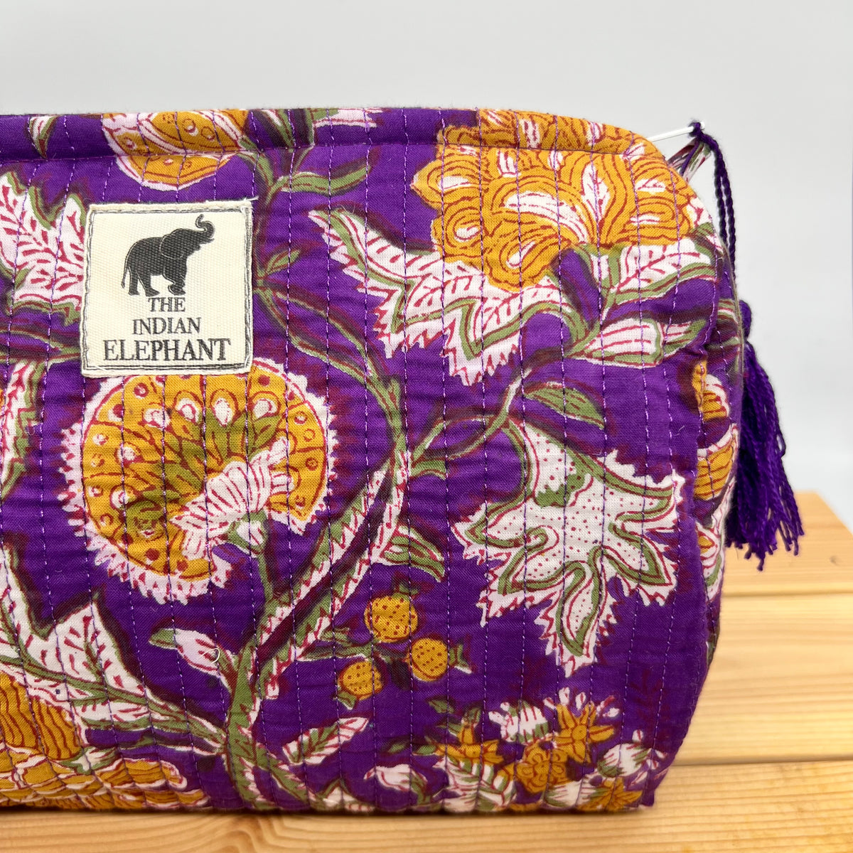 WATERPROOF MAKEUP BAG