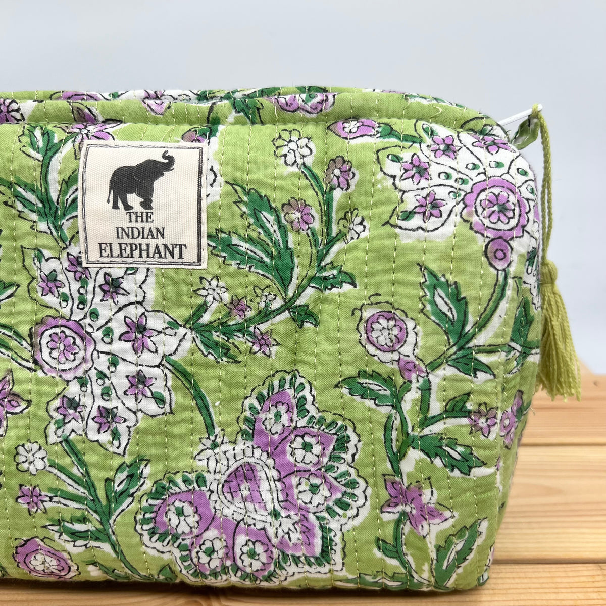WATERPROOF MAKEUP BAG