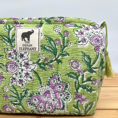 WATERPROOF MAKEUP BAG