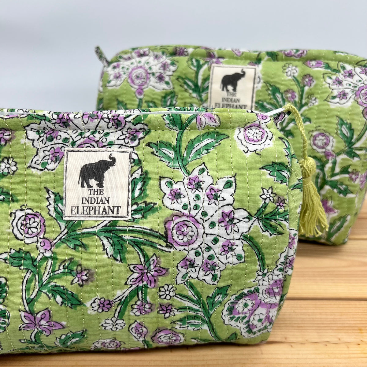 WATERPROOF MAKEUP BAG