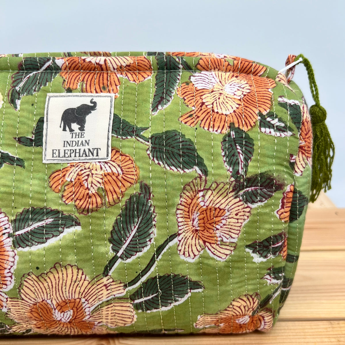 WATERPROOF MAKEUP BAG