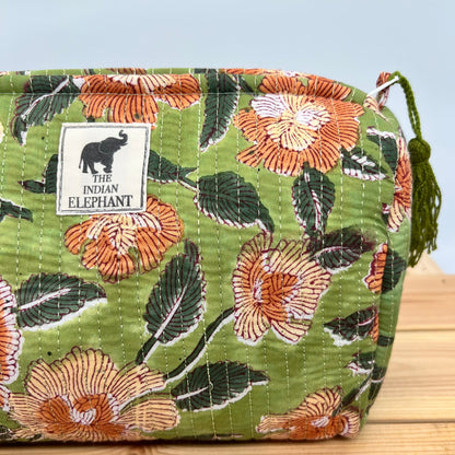 WATERPROOF MAKEUP BAG