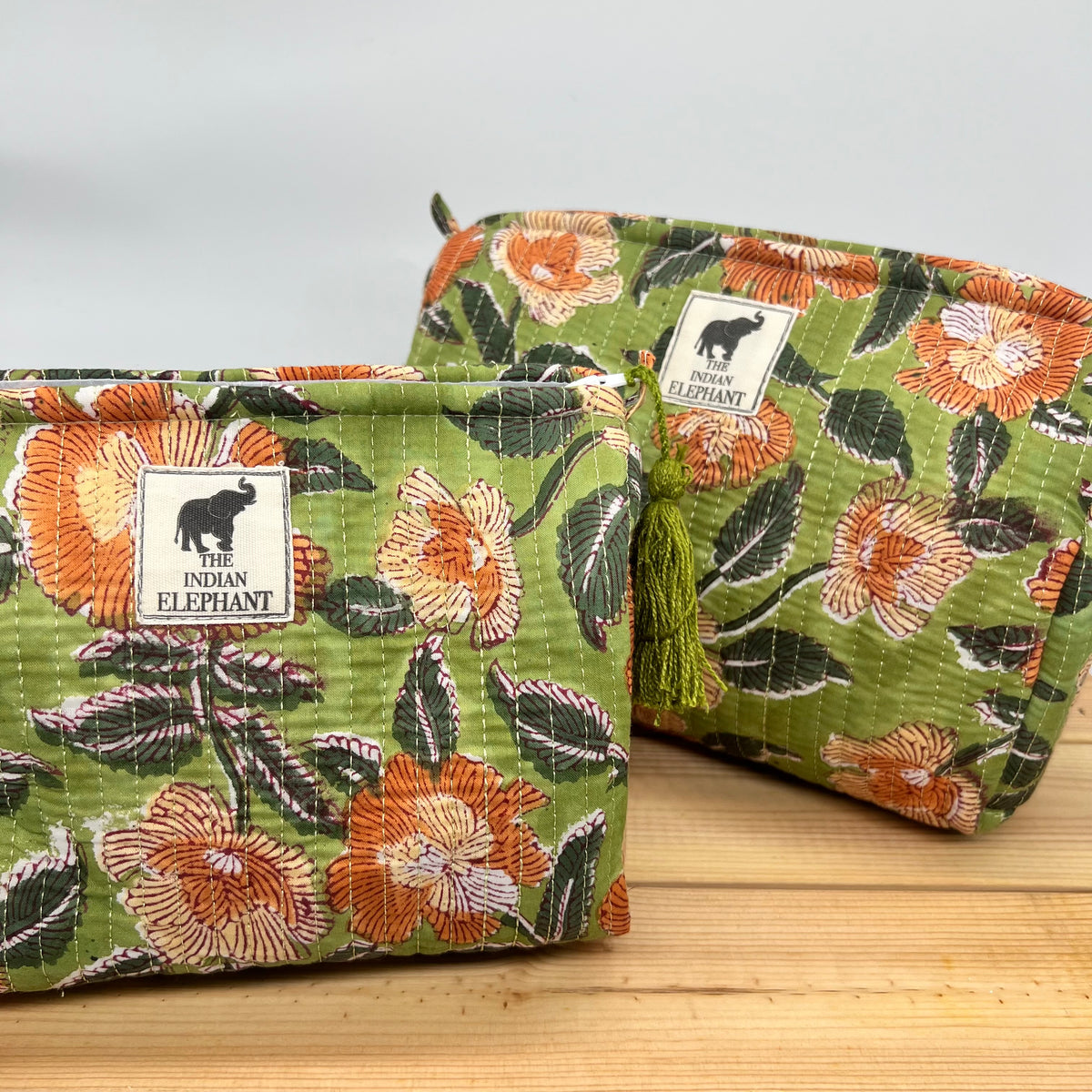 WATERPROOF MAKEUP BAG