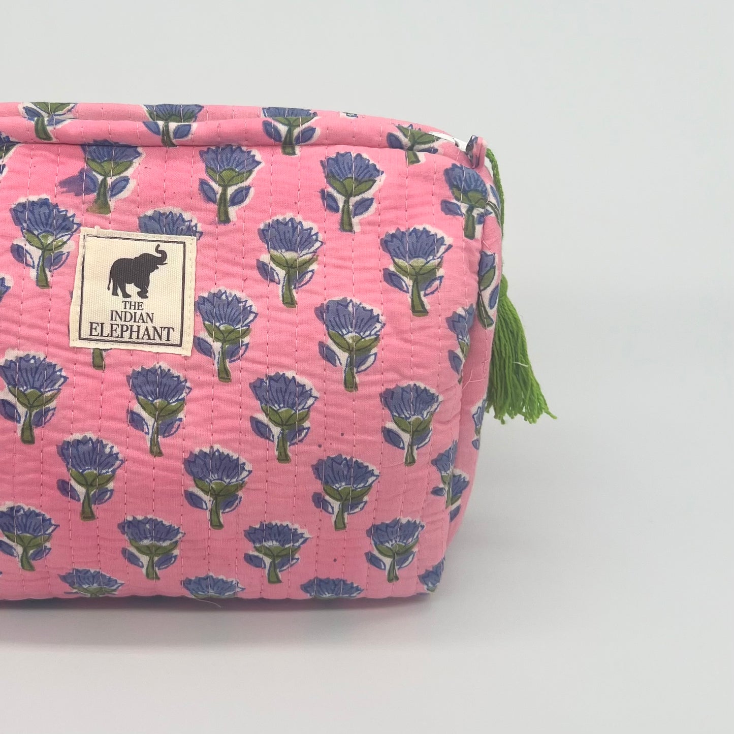 WATERPROOF MAKEUP BAG