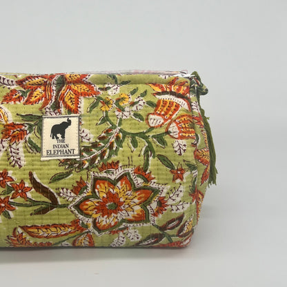 WATERPROOF MAKEUP BAG