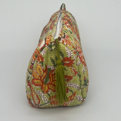 WATERPROOF MAKEUP BAG