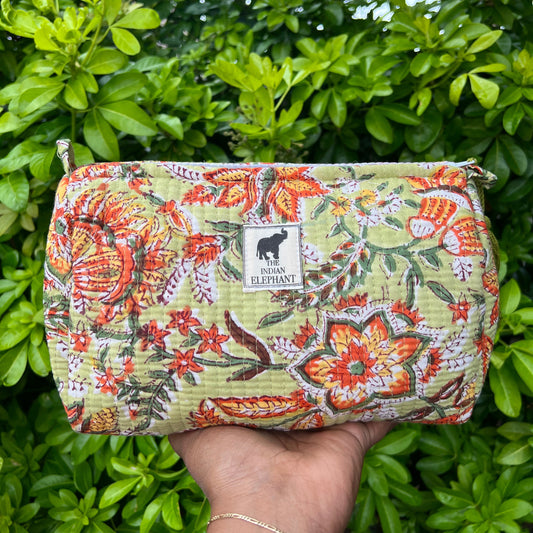 WATERPROOF MAKEUP BAG
