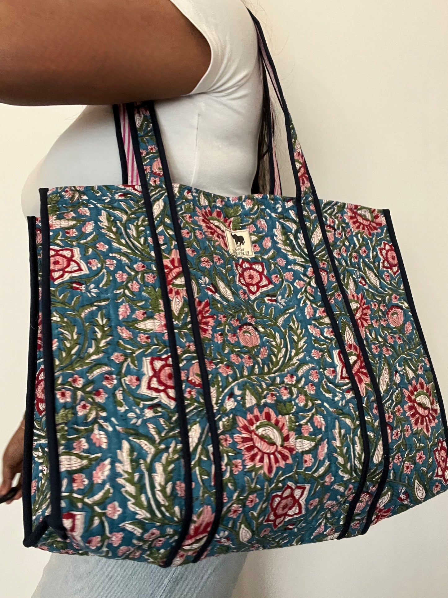 REVERSIBLE TOTE BAG