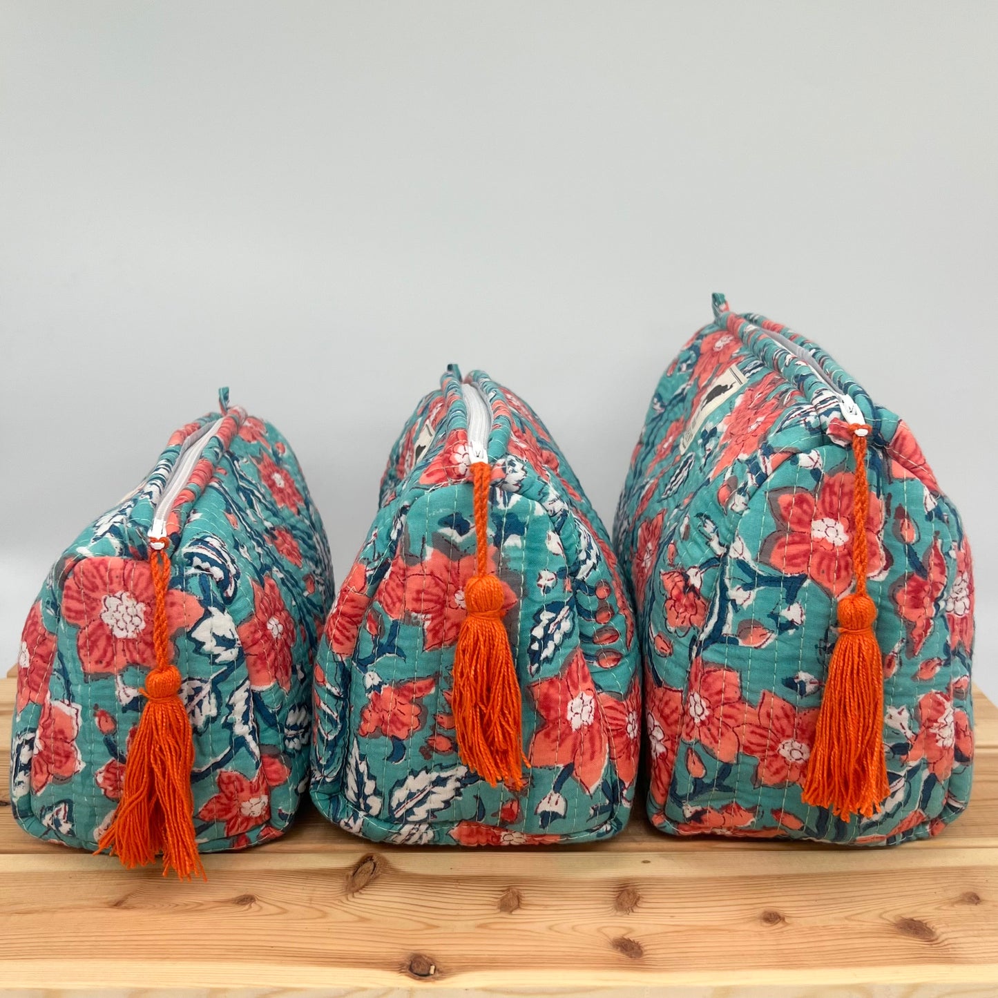 WATERPROOF MAKEUP BAG