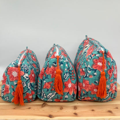 WATERPROOF MAKEUP BAG