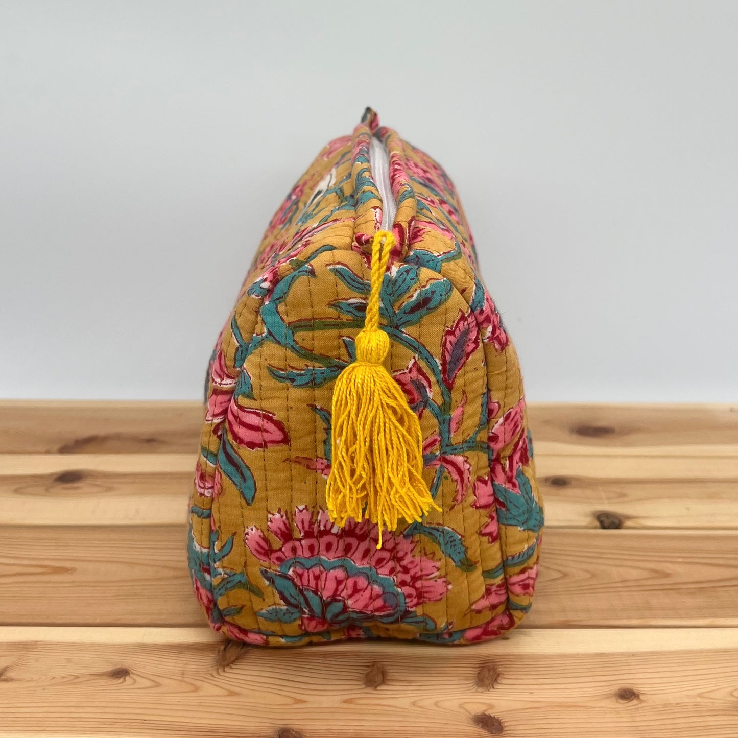 WATERPROOF MAKEUP BAG