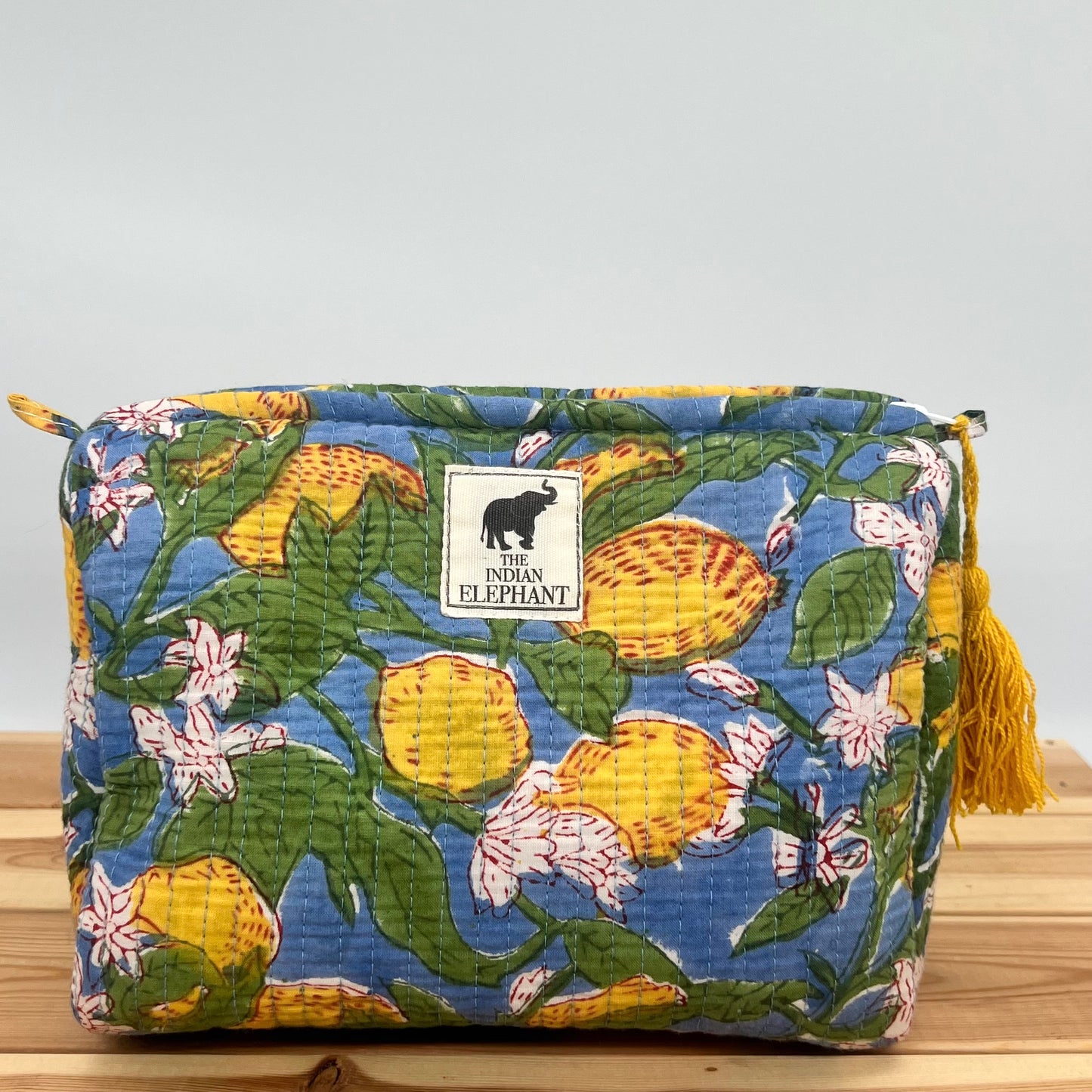 WATERPROOF MAKEUP BAG