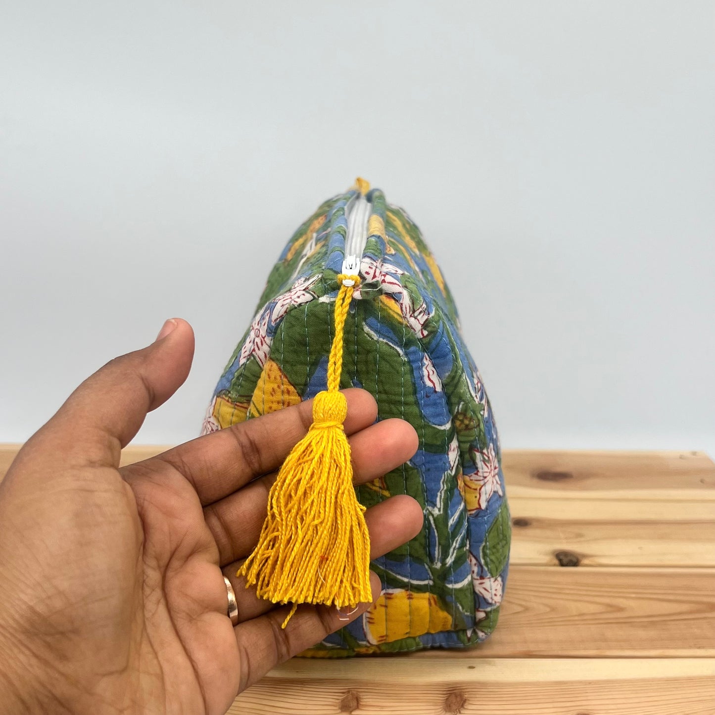 WATERPROOF MAKEUP BAG