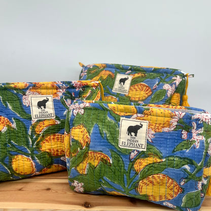 WATERPROOF MAKEUP BAG