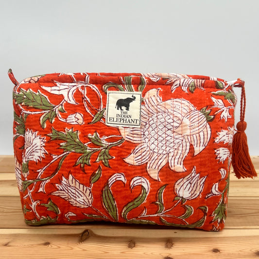 WATERPROOF MAKEUP BAG