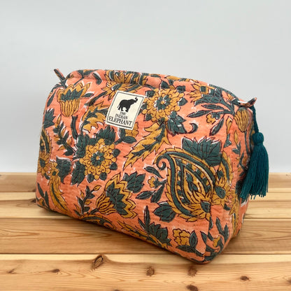 WATERPROOF MAKEUP BAG