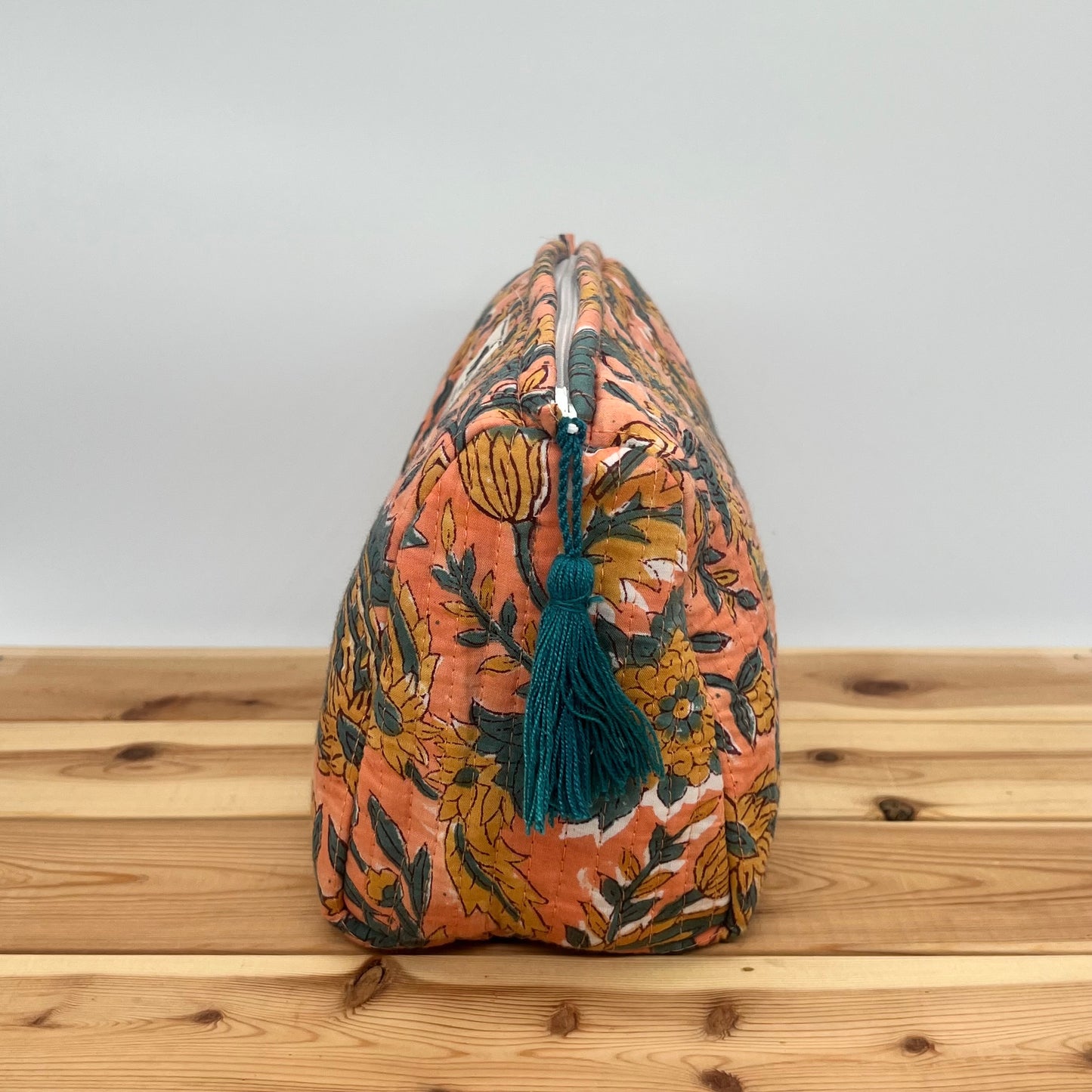 WATERPROOF MAKEUP BAG