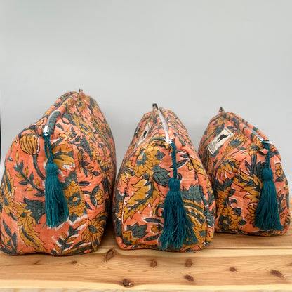 WATERPROOF MAKEUP BAG