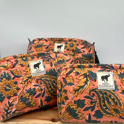 WATERPROOF MAKEUP BAG