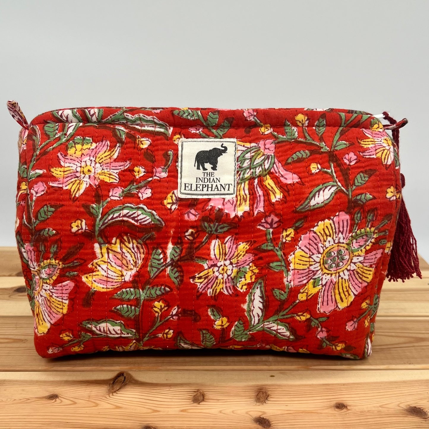 WATERPROOF MAKEUP BAG