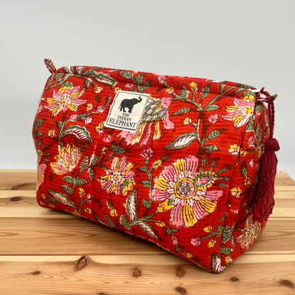 WATERPROOF MAKEUP BAG