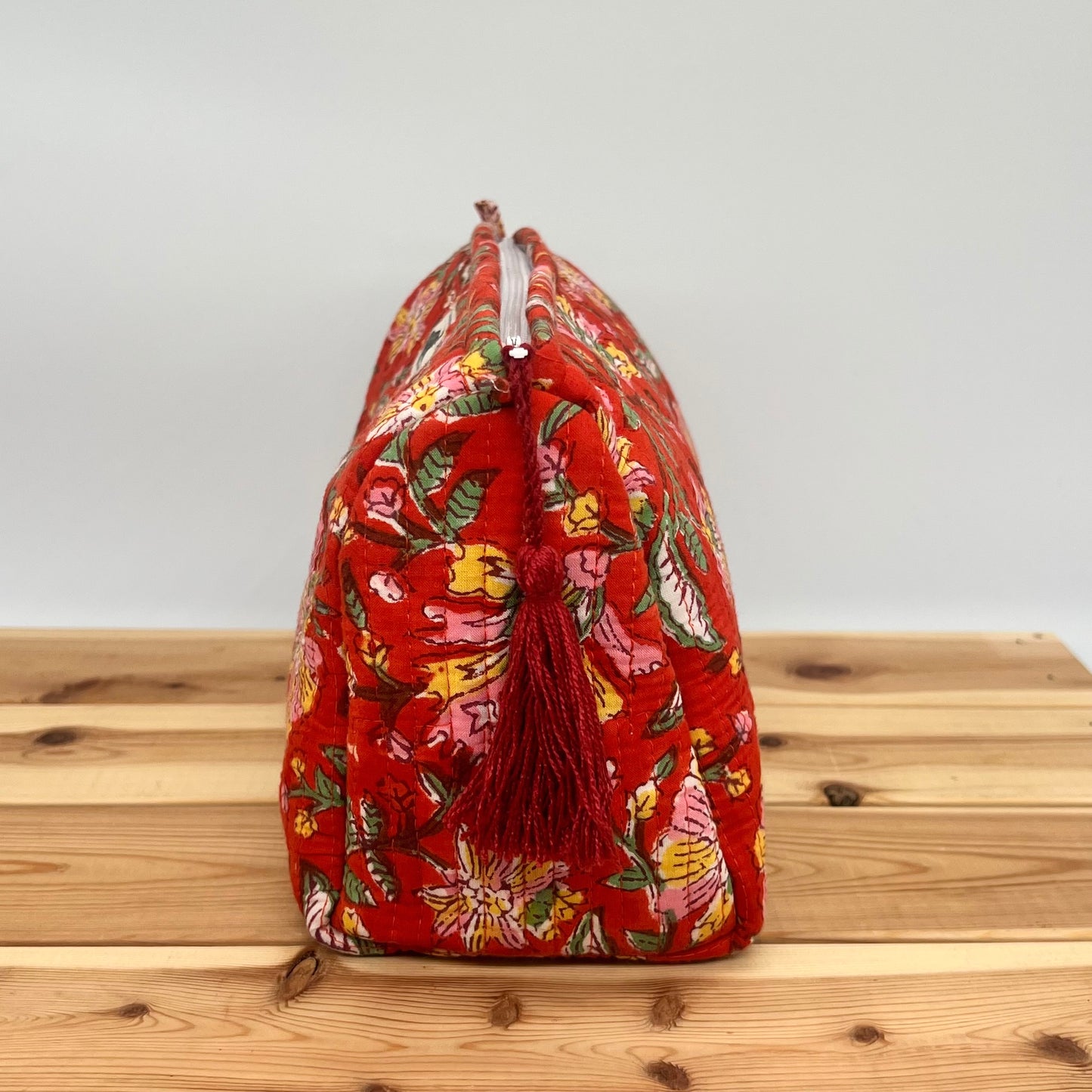 WATERPROOF MAKEUP BAG