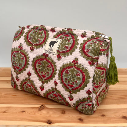 WATERPROOF MAKEUP BAG