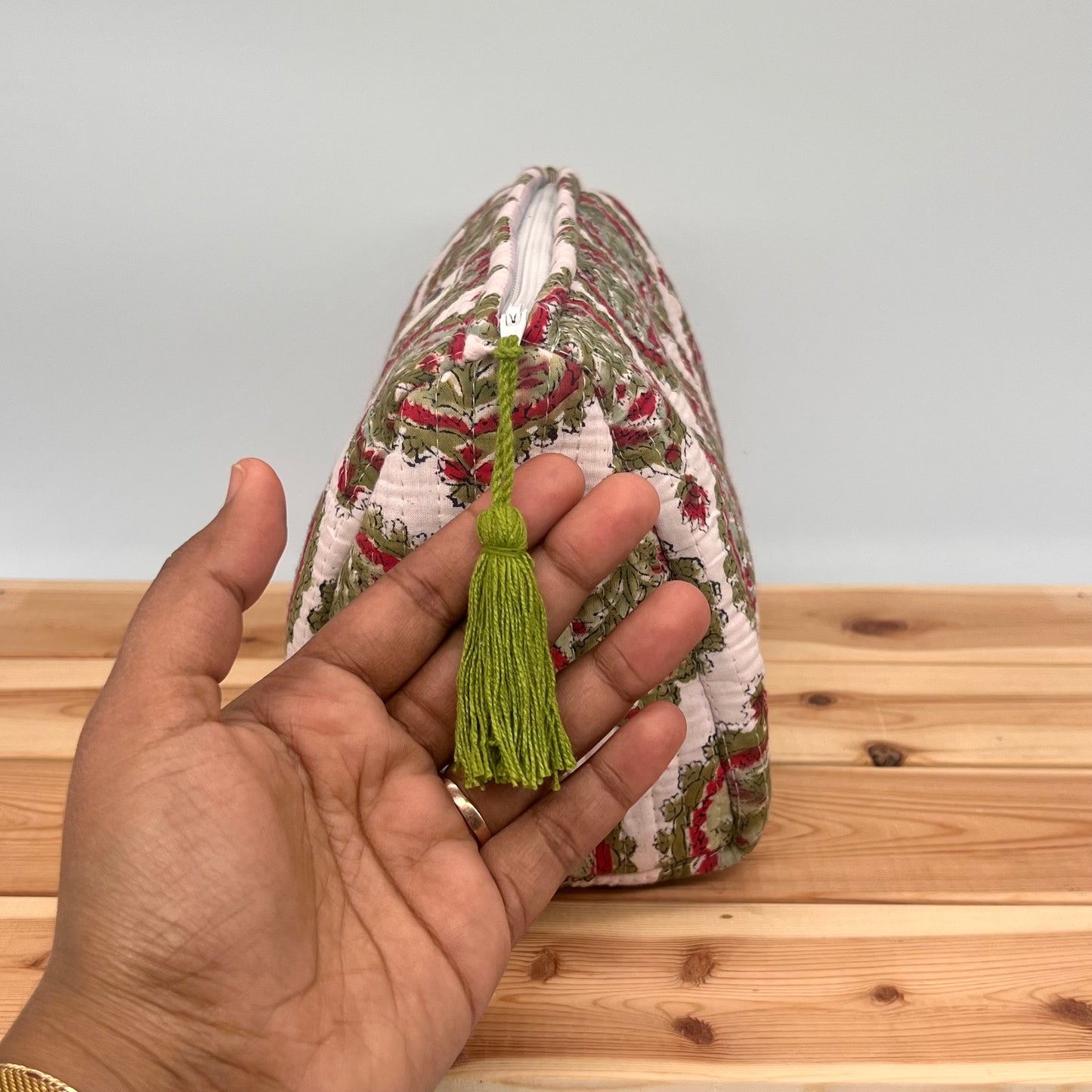 WATERPROOF MAKEUP BAG